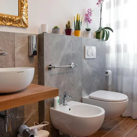Bed & Breakfast Arena D'intorno Luxury E 4*